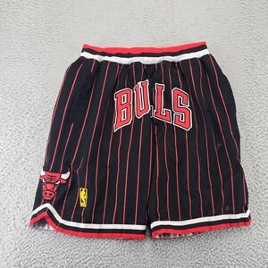 Chicago Bulls Shorts Mens 30 Black 1997-98 Just‎ Don Vintage USA Basketball